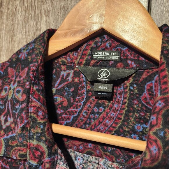 Volcom red paisley flannel shirt - Picture 3 of 7